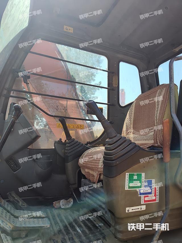 驾驶室整体（整机外观）