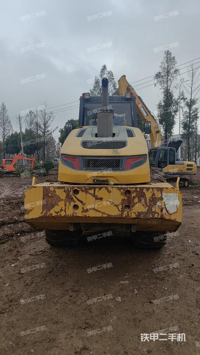 整机右后45°（设备外观及核心部件）