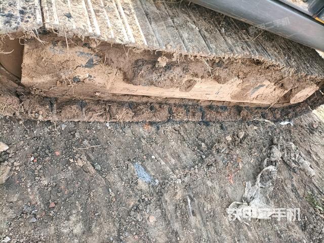 左側(cè)履帶整體?（行走機構(gòu)）