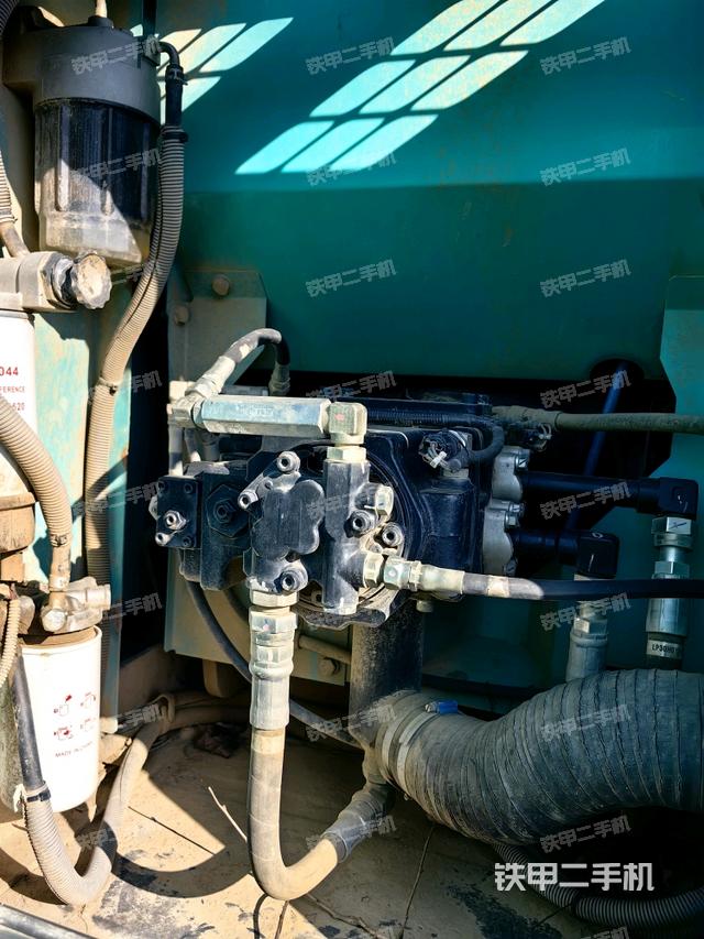 液压泵斜45 左（大件舱室）