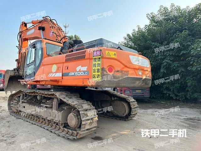 驾驶室整体（整机外观）