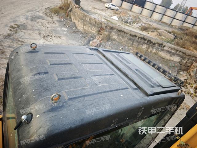 驾驶室顶部（整机外观）