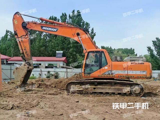 驾驶室整体（整机外观）