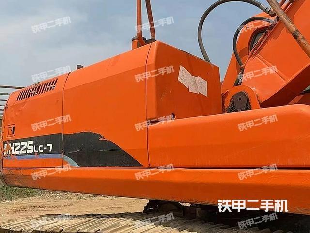 驾驶室顶部（整机外观）