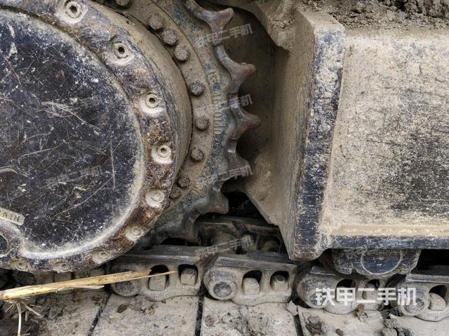 右驅動輪（行走機構）