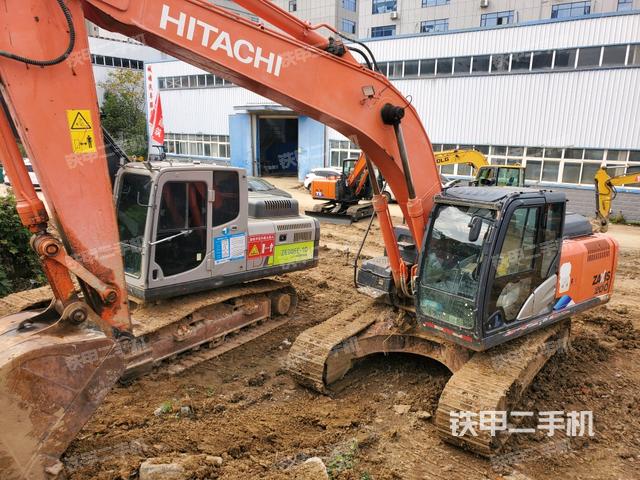 日立ZX200-5A挖掘机