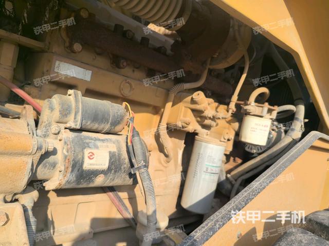 柴油泵全景（压路机发动机舱）