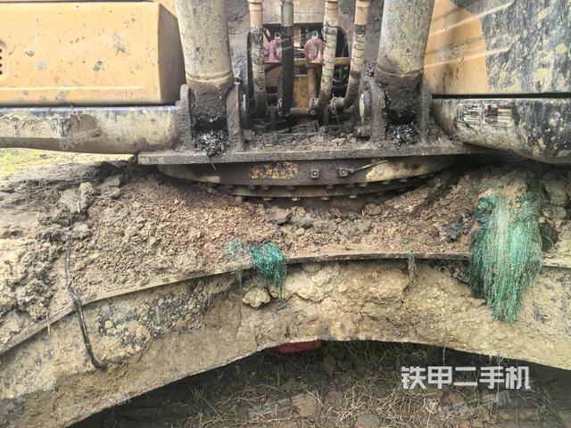 转盘和下车架正前（工作和回转装置）