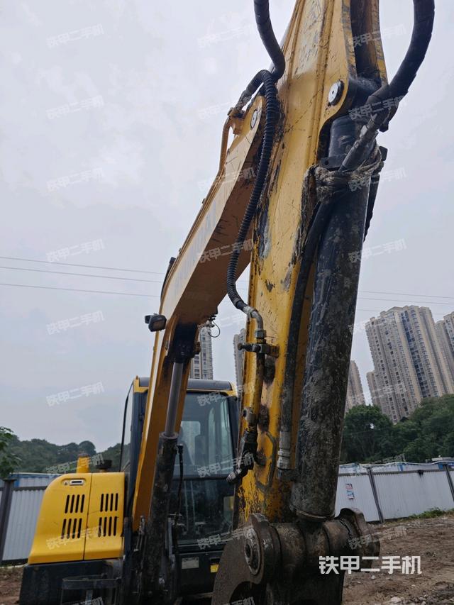 小臂整体右前（工作和回转装置）