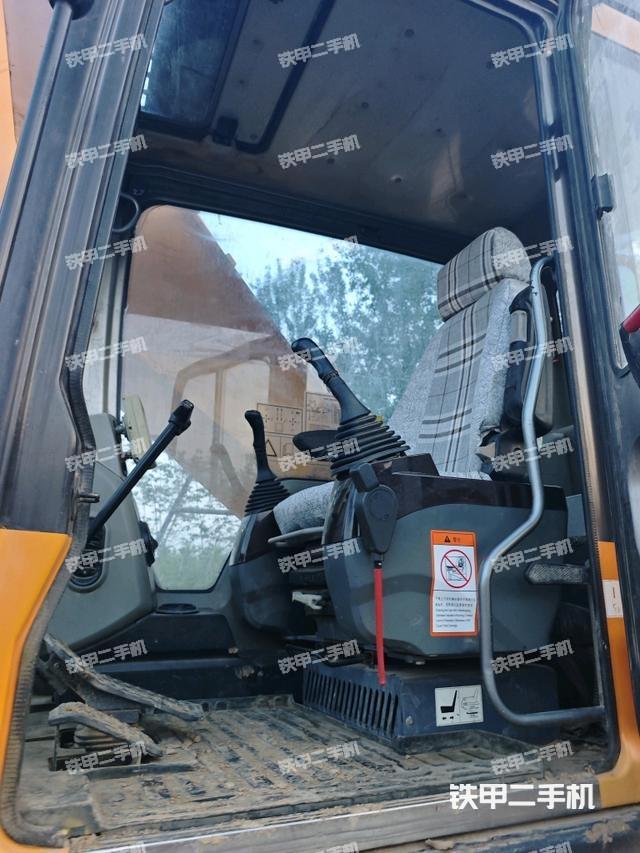 駕駛室整體（整機(jī)外觀）