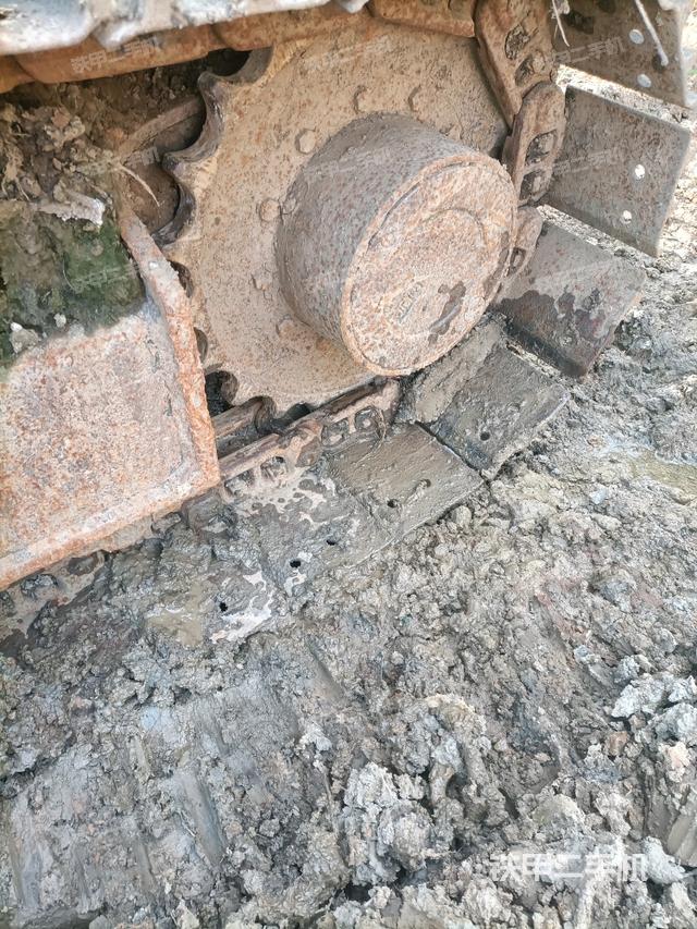 右驱动轮（行走机构）