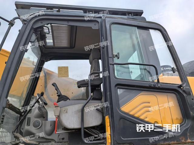 驾驶室整体（整机外观）