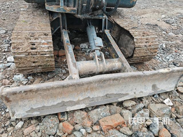 转盘和下车架正前（工作和回转装置）