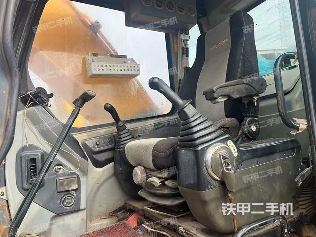 驾驶室整体（整机外观）