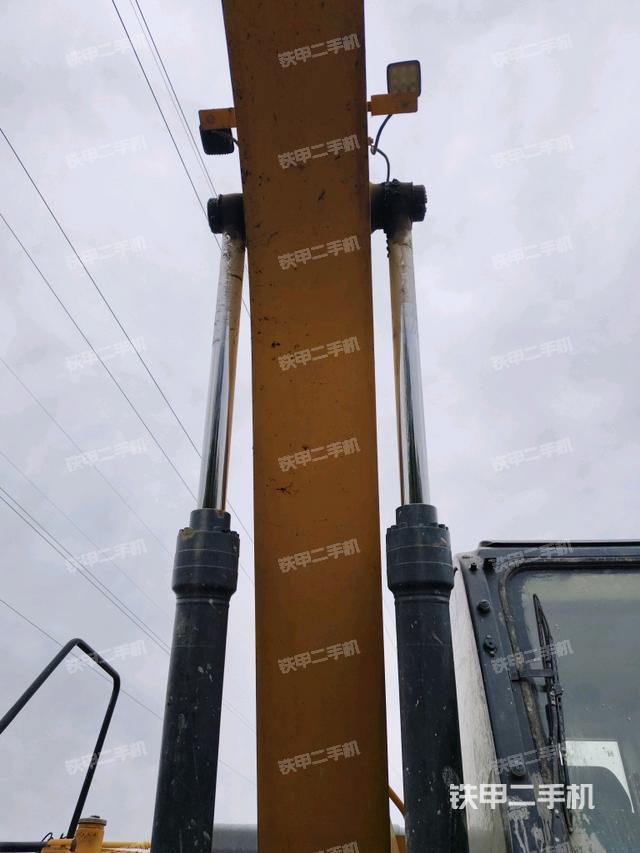 大臂油缸整體?豎拍（工作和回轉裝置）