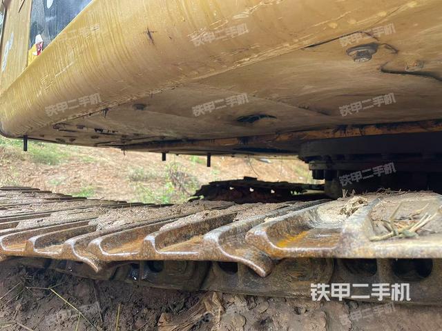 右驱动轮（行走机构）