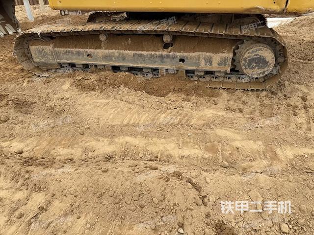 右驱动轮（行走机构）