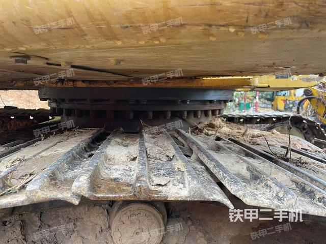 右侧行走马达盖板（行走机构）