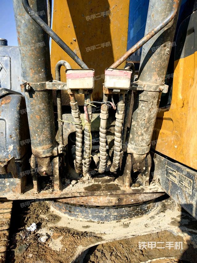 大臂油缸整體?豎拍（工作和回轉(zhuǎn)裝置）