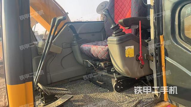 驾驶室整体（整机外观）