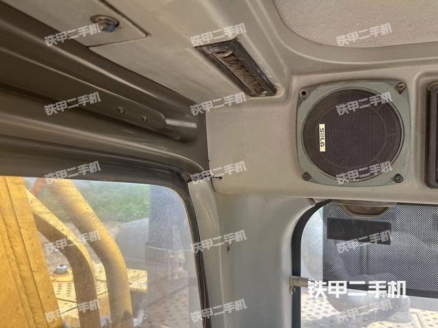 驾驶室顶部（整机外观）