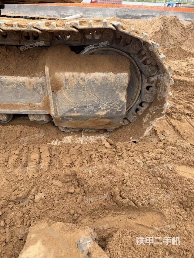 右侧履带整体（行走机构）