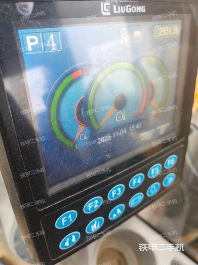 驾驶室整体（整机外观）