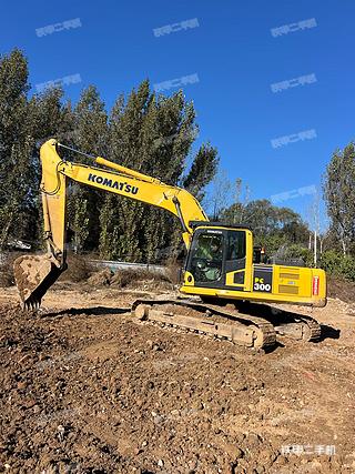 小松PC240LC-8M0挖掘機(jī)