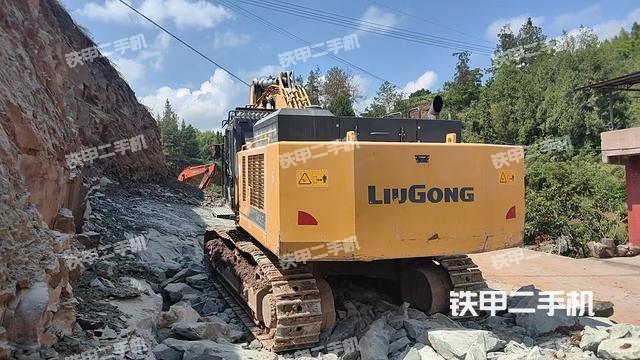 驾驶室顶部（整机外观）