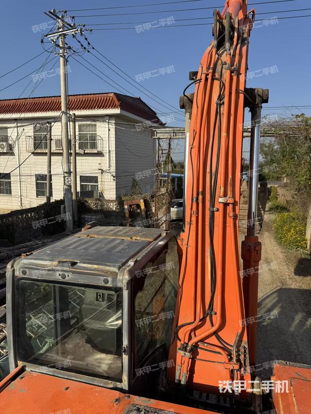 驾驶室顶部（整机外观）