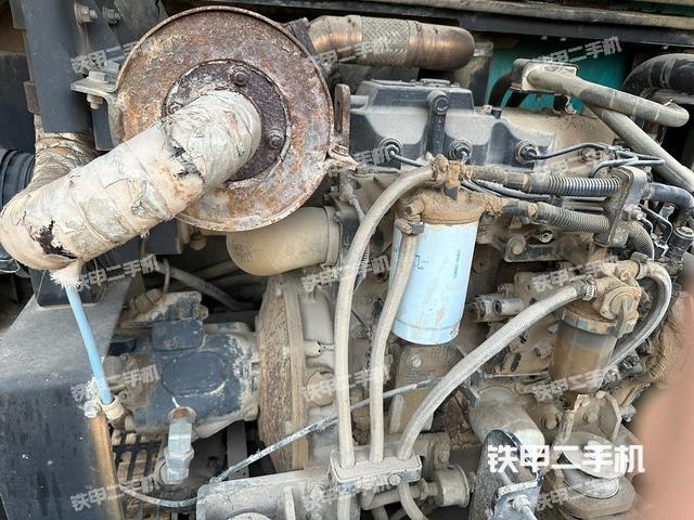 回转马达和主控阀（整机外观）