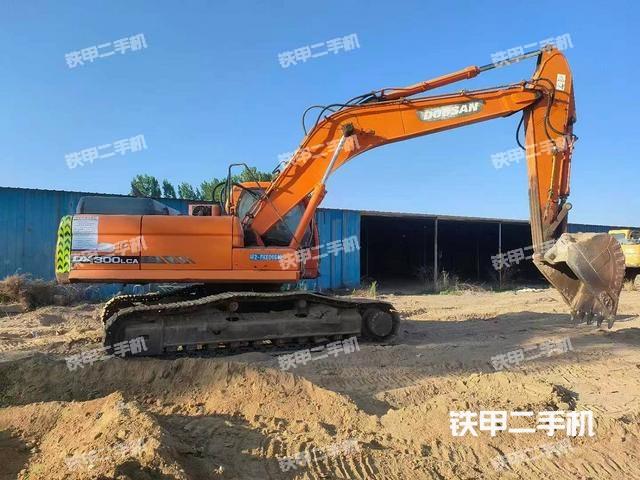 驾驶室整体（整机外观）