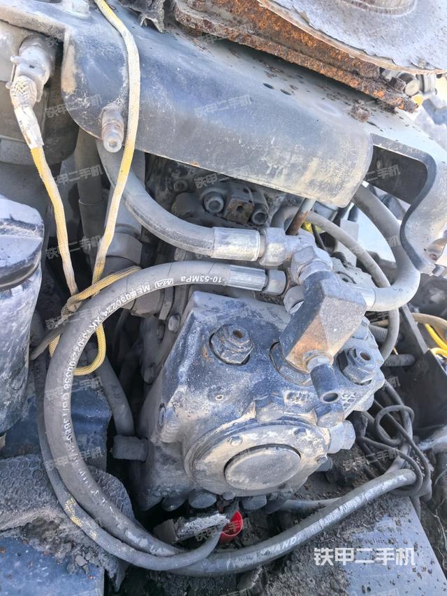 散热器全景（压路机发动机舱）