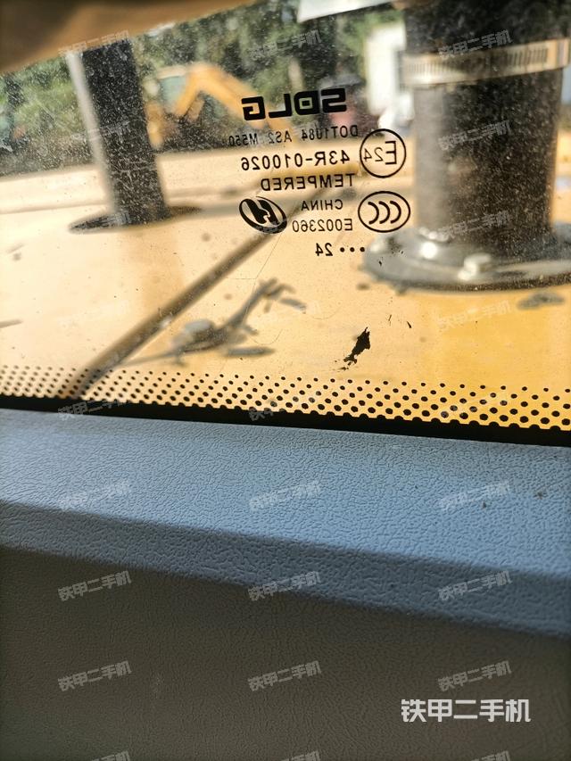 后窗玻璃角标（驾驶室部分）