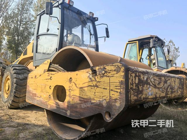 右前45°（压路机整机外观）