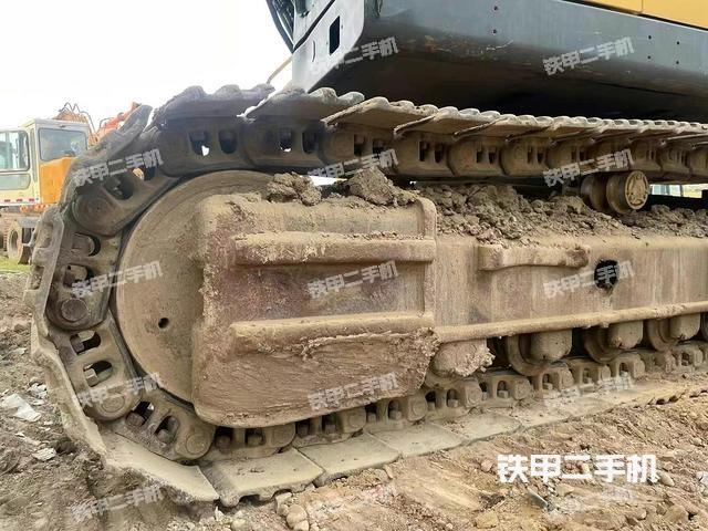 驾驶室顶部（整机外观）