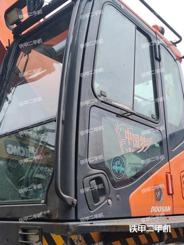 驾驶室整体（整机外观）