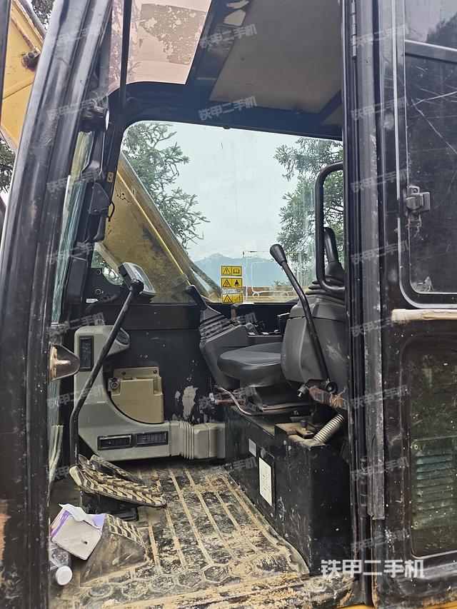 驾驶室整体（整机外观）