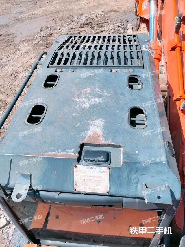 駕駛室頂部（整機(jī)外觀）