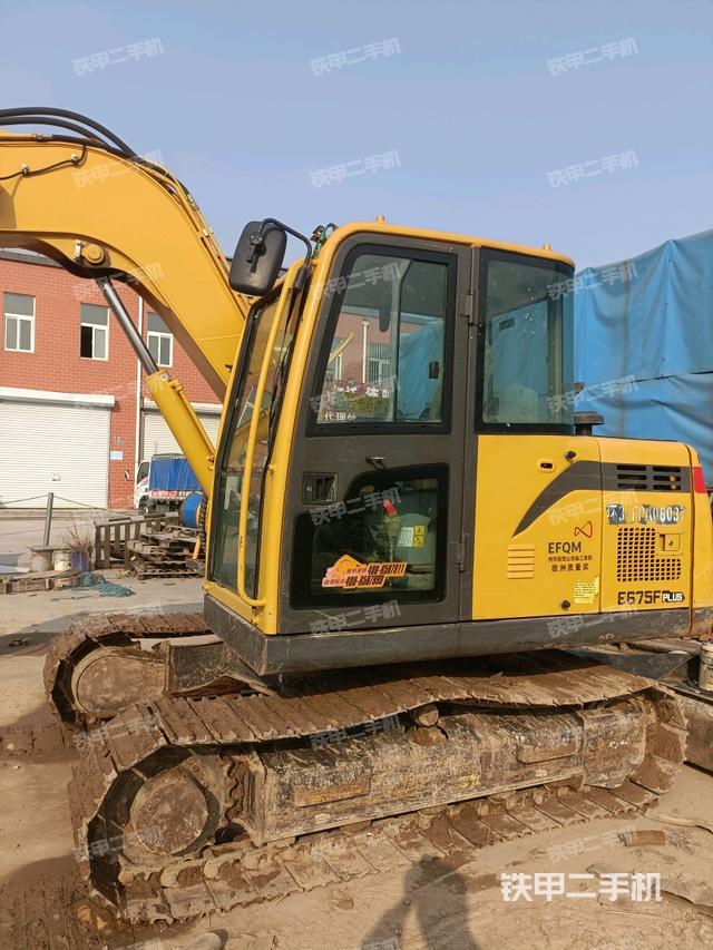 驾驶室整体（整机外观）