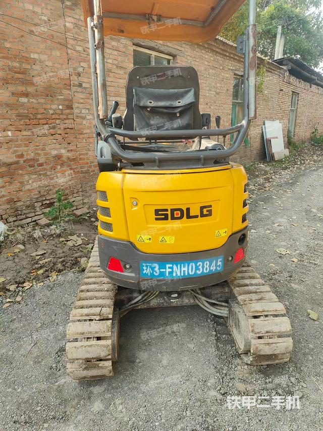 駕駛室頂部（整機(jī)外觀）