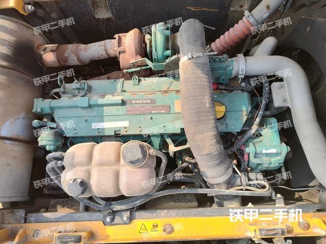 發(fā)動機整體俯視（整機外觀）