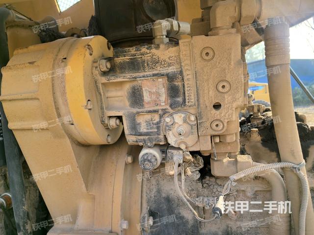 散热器全景（压路机发动机舱）