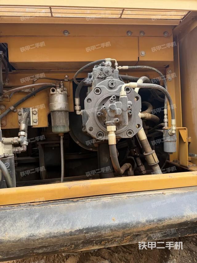 液压泵斜45 左（大件舱室）