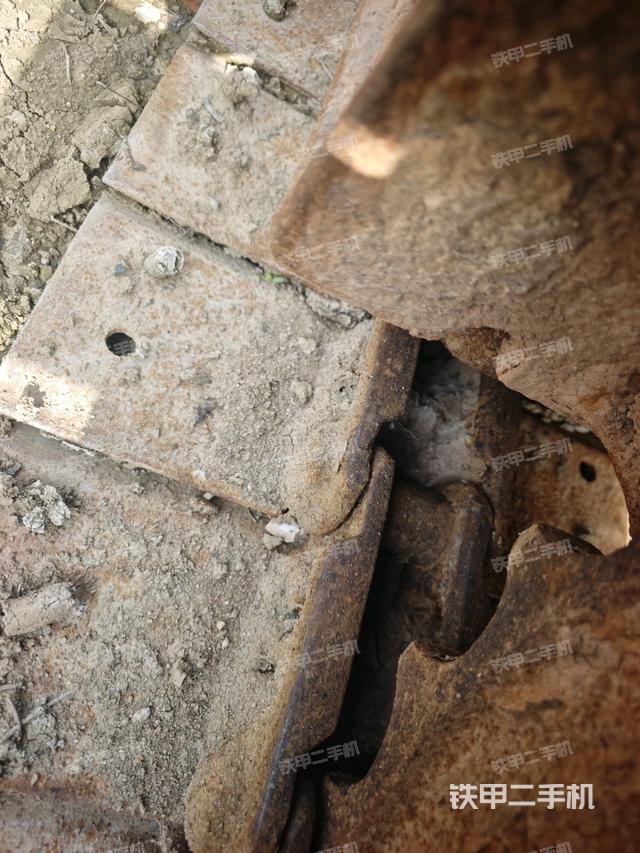 驾驶室顶部（整机外观）