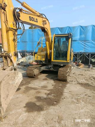 山东临工E675F挖掘机