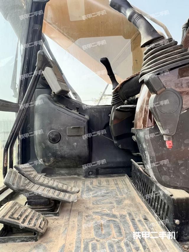 驾驶室整体（整机外观）