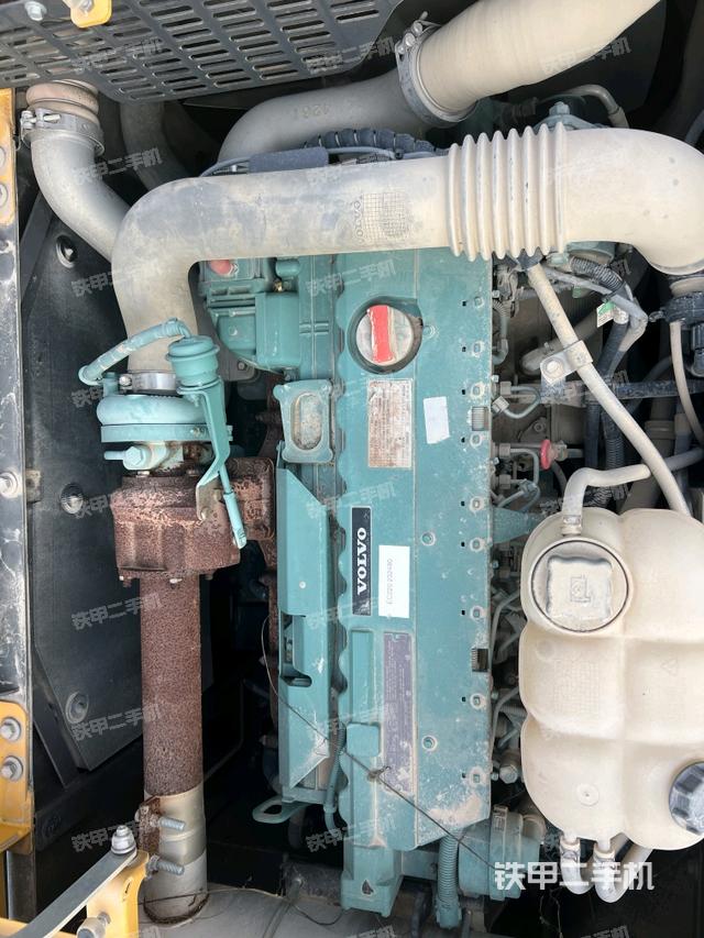 发动机整体俯视（整机外观）