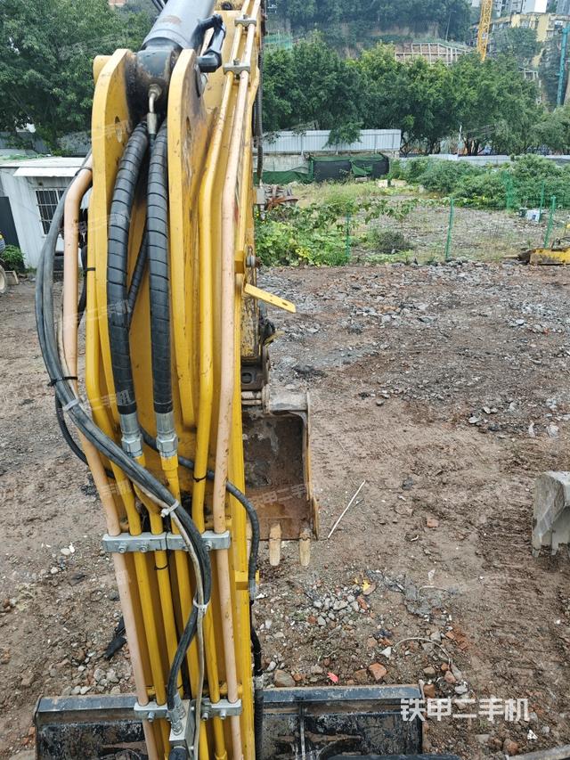 大臂背部俯视（工作和回转装置）