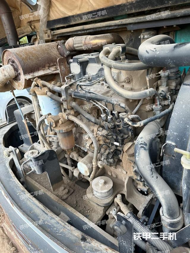 驾驶室顶部（整机外观）